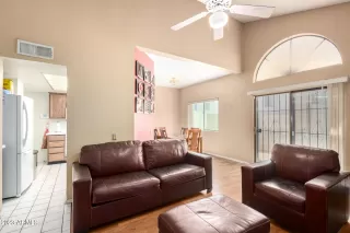 Photo #6: 6590952 Listing 