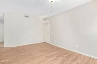 Photo #5: 6591191 Listing