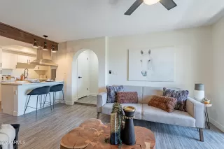 Photo #2: 6591244 Listing 