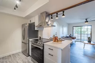 Photo #5: 6591244 Listing 