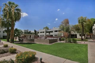 Photo #2: 6591404 Listing