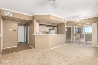 Photo #5: 6591441 Listing