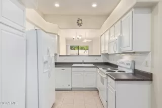 Photo #4: 6591556 Listing