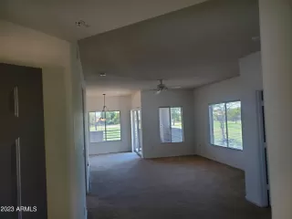 Photo #6: 6591857 Listing