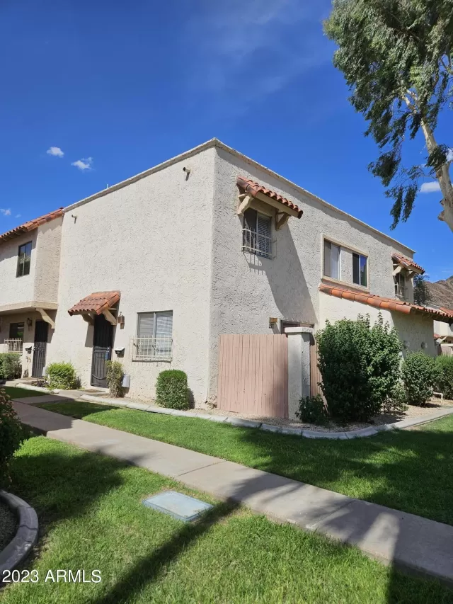 MLS: 6592147 Condo For Sale