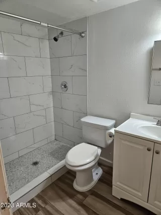 Photo #5: 6592147 Listing