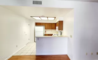 Photo #4: 6592231 Listing