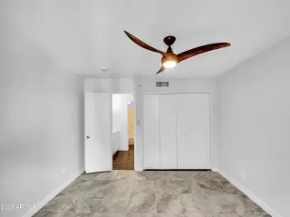 Photo #4: 6592351 Listing