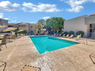 Photo #6: 6592351 Listing