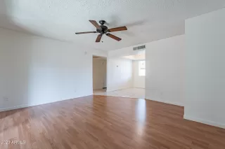 Photo #4: 6592915 Listing