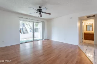 Photo #5: 6592915 Listing