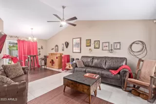 Photo #4: 6592995 Listing