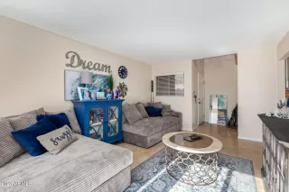 Photo #3: 6593232 Listing