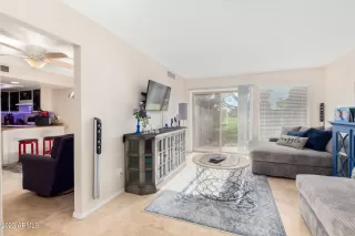 Photo #4: 6593232 Listing