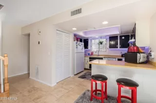 Photo #6: 6593232 Listing