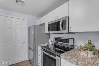 Photo #5: 6593612 Listing