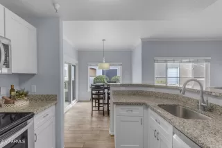 Photo #6: 6593612 Listing