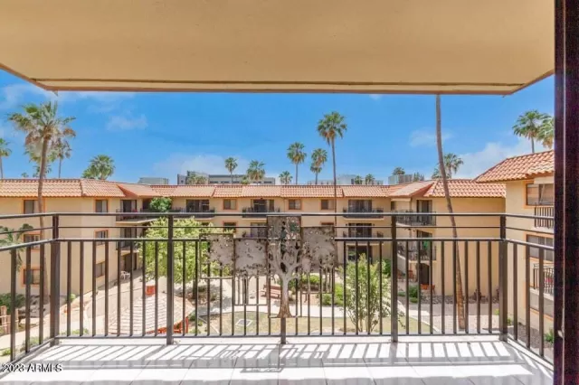 MLS: 6593637 Condo For Sale