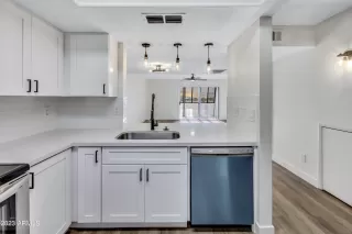 Photo #6: 6594121 Listing