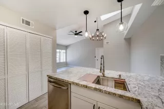 Photo #5: 6594244 Listing 