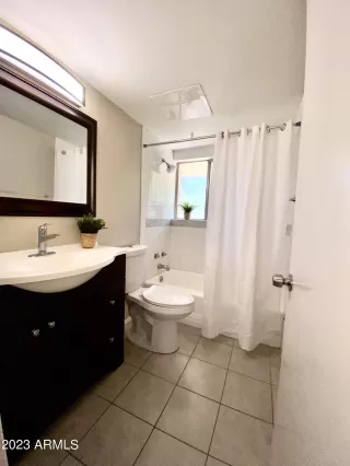 Photo #5: 6594400 Listing