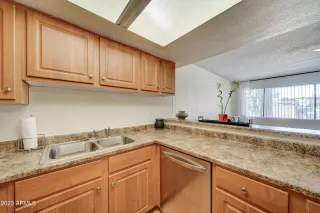 Photo #4: 6594551 Listing