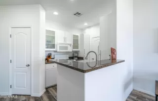 Photo #3: 6594586 Listing