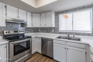 Photo #2: 6594871 Listing