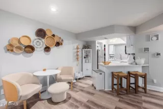 Photo #6: 6594893 Listing