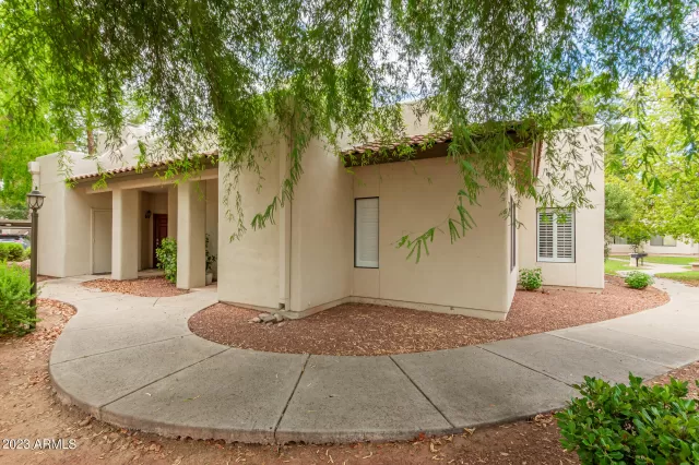 MLS: 6595038 Condo For Sale