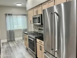 Photo #4: 6595150 Listing 