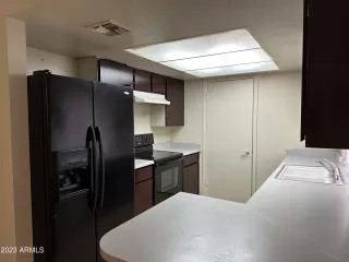 Photo #5: 6595159 Listing