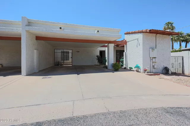 MLS: 6595316 Condo For Sale