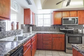 Photo #2: 6595316 Listing