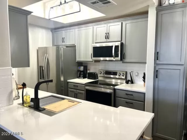 MLS: 6595366 Condo For Sale