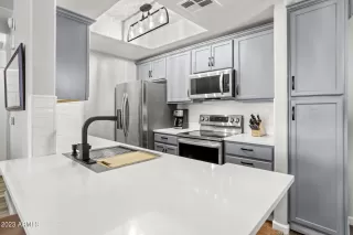 Photo #6: 6595366 Listing