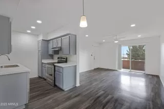 Photo #4: 6595717 Listing