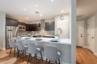Photo #2: 6595764 Listing