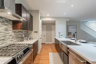 Photo #3: 6595764 Listing