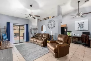 Photo #4: 6595905 Listing