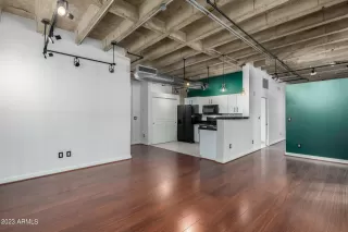 Photo #5: 6596080 Listing 