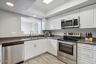 Photo #5: 6596152 Listing