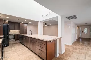 Photo #6: 6596362 Listing 