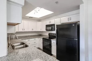 Photo #5: 6596450 Listing