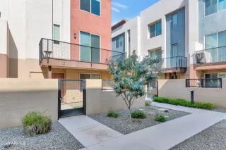 Photo #4: 6596680 Listing