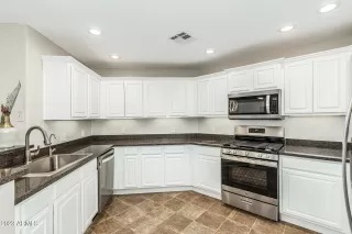 Photo #2: 6596714 Listing 