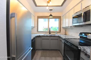 Photo #3: 6596829 Listing