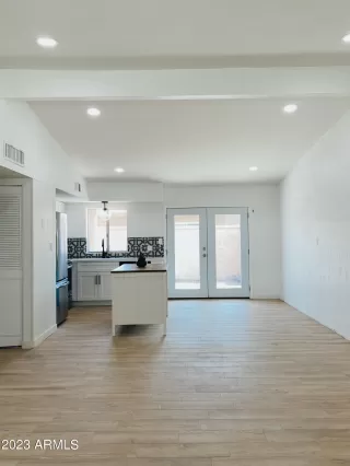 Photo #1: 6596837 Listing