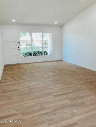 Photo #2: 6596837 Listing