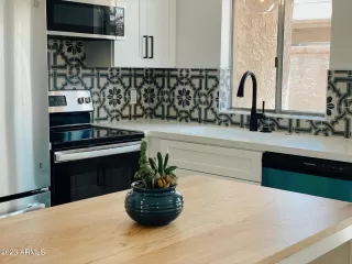 Photo #3: 6596837 Listing